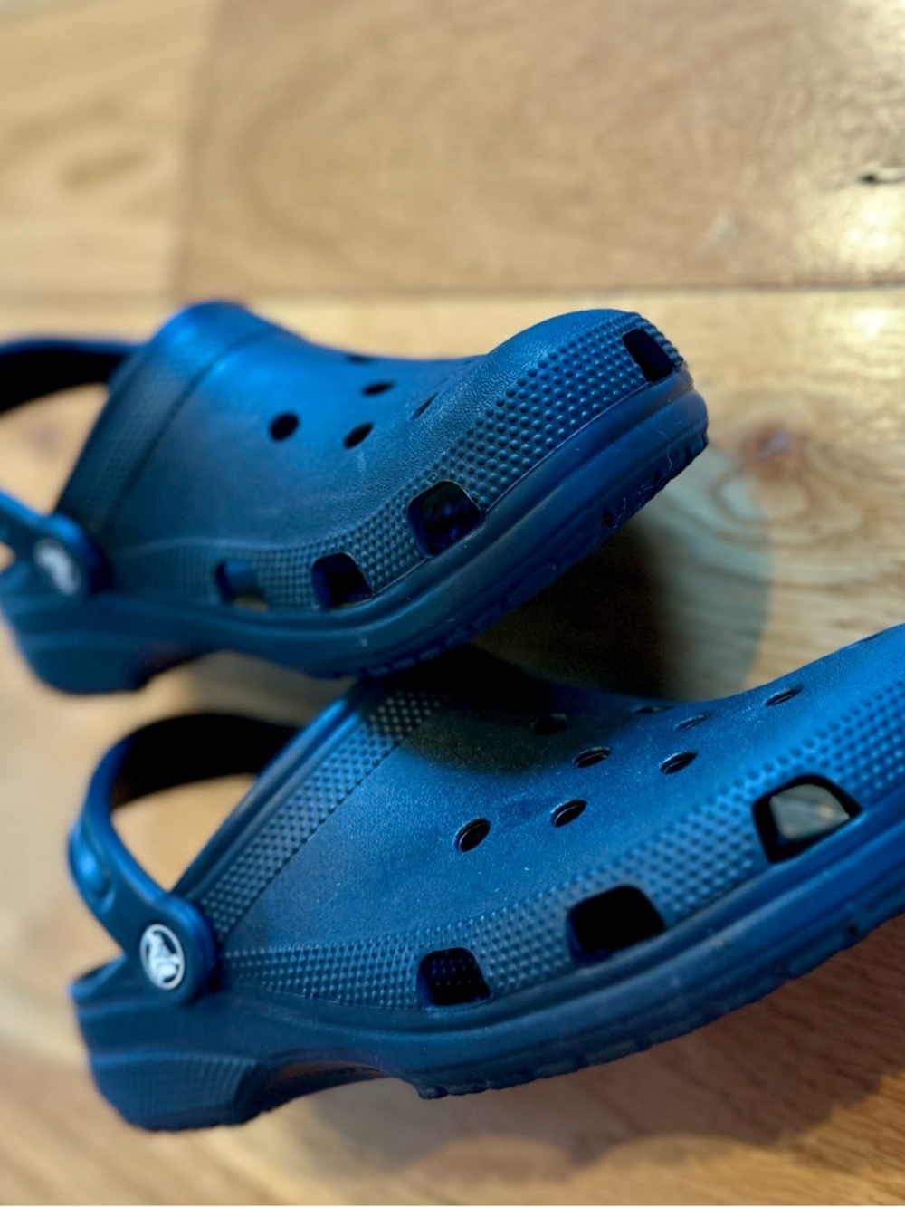 Size 7 M / 9 W black Crocs Comfort Clogs - Picture 4 of 11